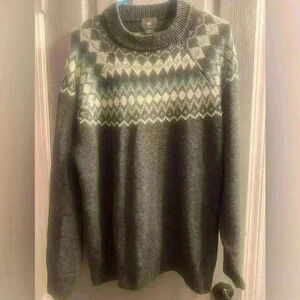 Men’s Relaxed Fit Jacquard Knit Pullover Sweater in gray white & greens LARGE